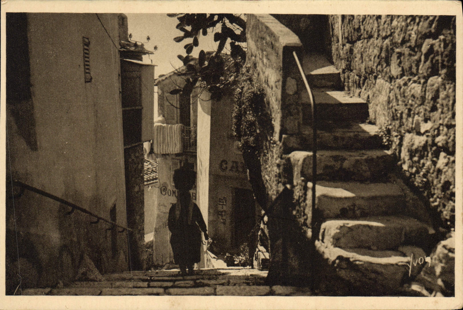 CPA Eze Une Vieille Rue Du Village