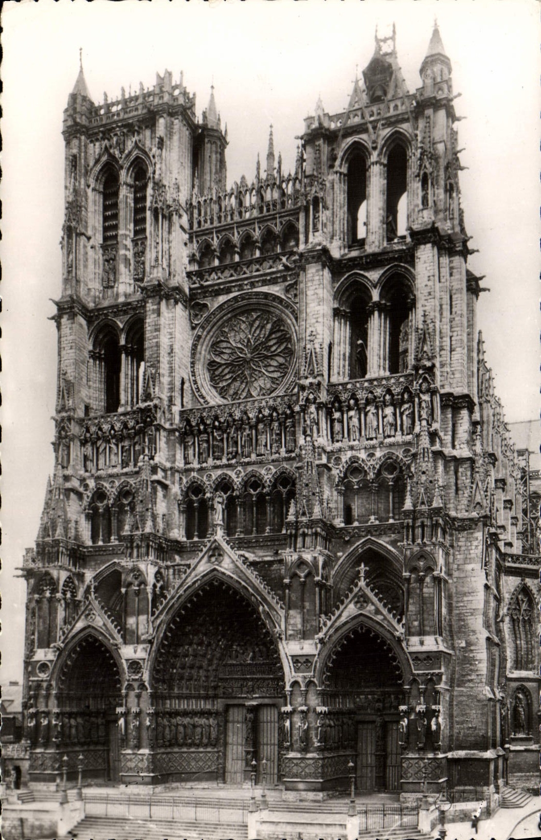 CPA Amiens La Cathedrale