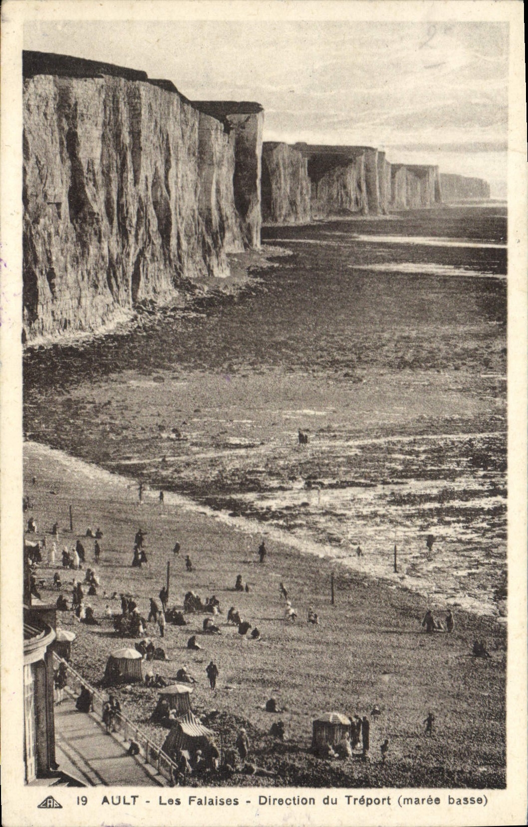 VINTAGE POSTCARD Ault the Cliffs Direction Of Treport Low tide