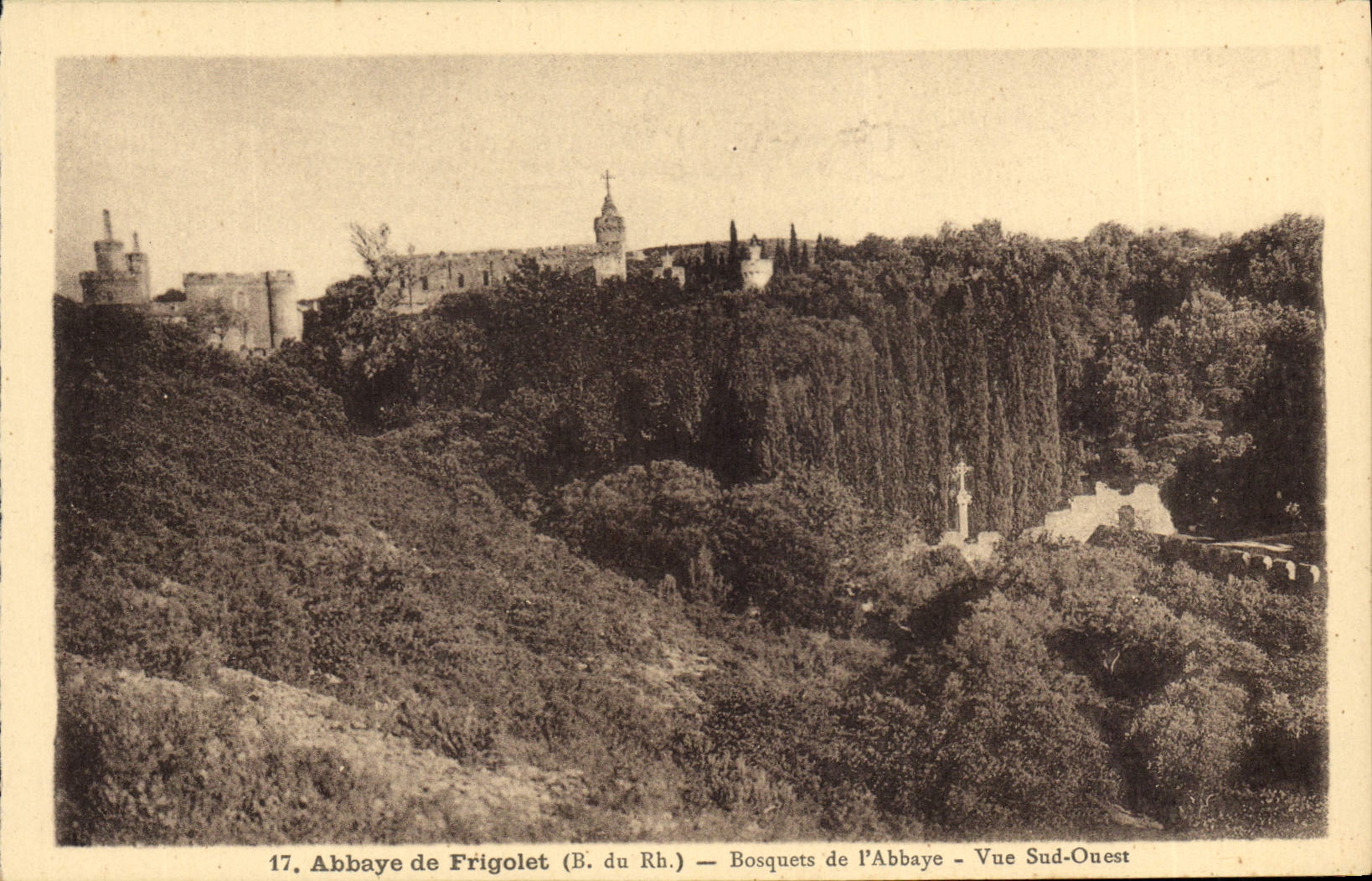 CPA Abbaye de St Michel de Frigolet Bosquets de l'abbaye Vue Sud ouest