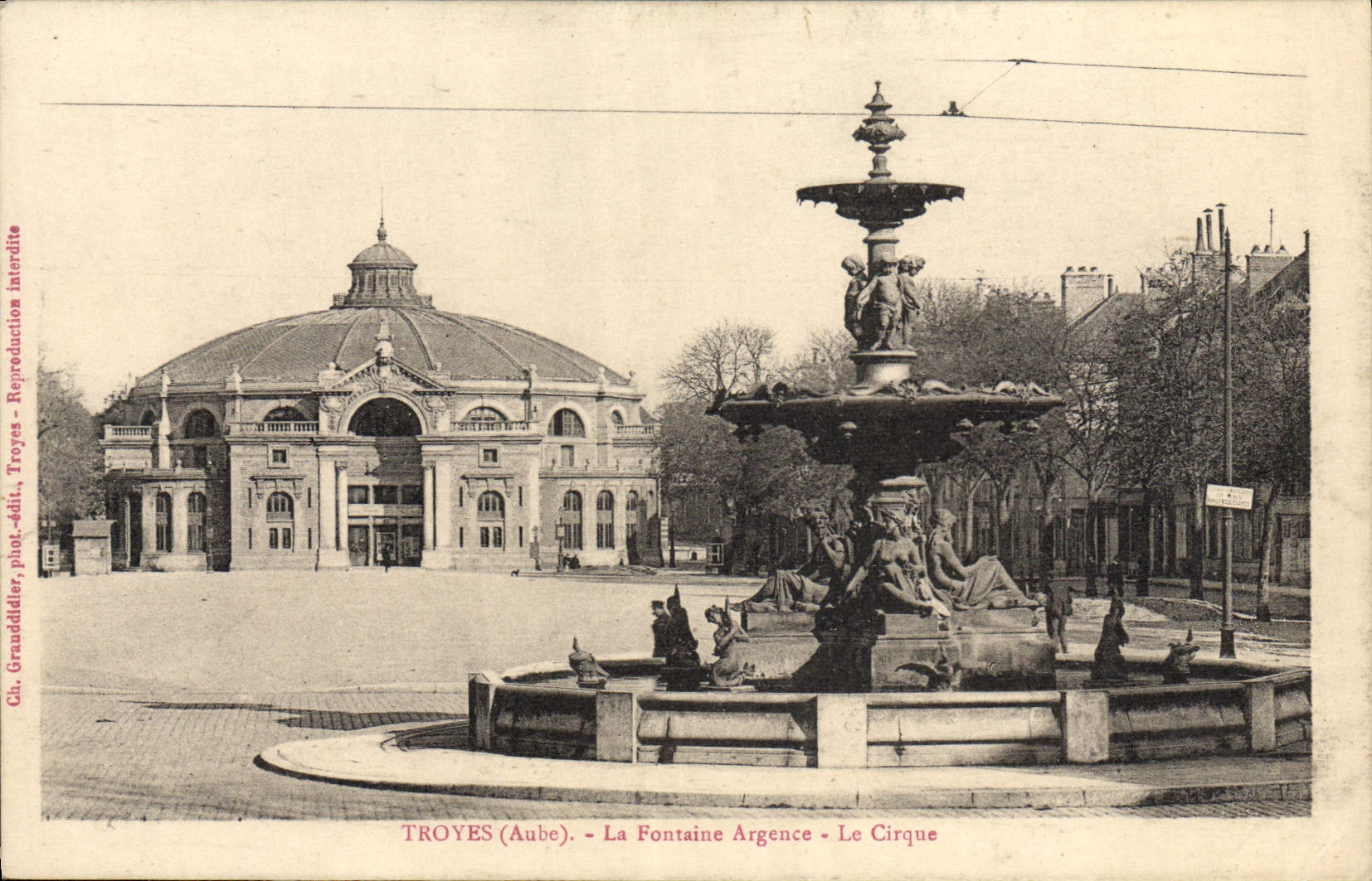 VINTAGE POSTCARD Troyes the Argence Fountain the circus
