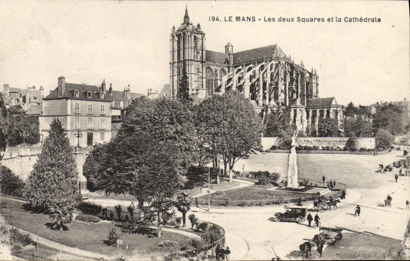 CPA Le Mans Les Daux Squares et la Cathedrale