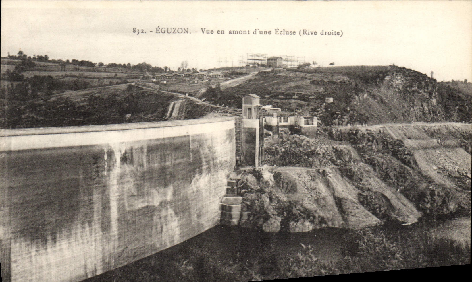 VINTAGE POSTCARD Eguzon Seen have Upstream of a lock Right Bank