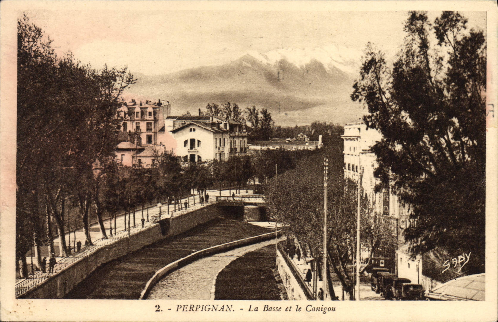 VINTAGE POSTCARD Perpignan the Low one and Canigou