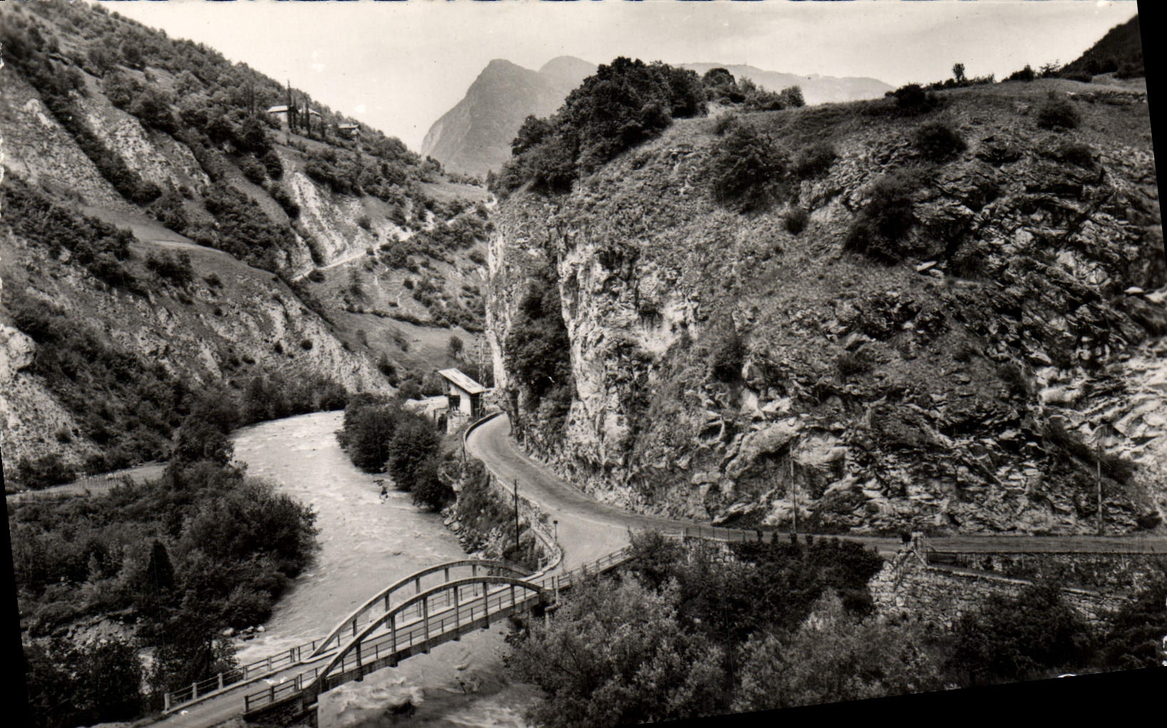 CPM Route de Moutiers a Brides Le Pont de la Rageat