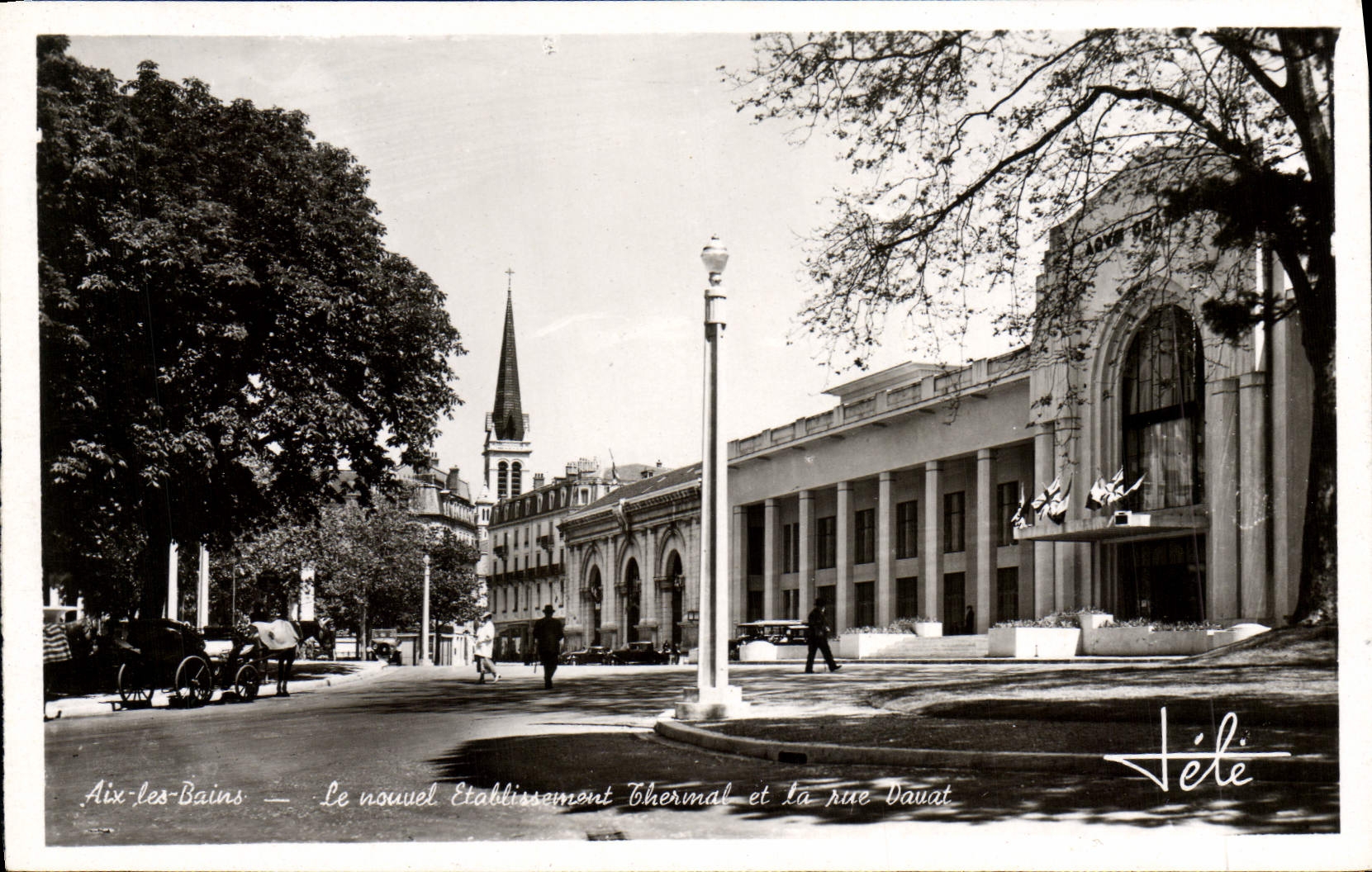 CPM Aix Les Bains Le Nouvel Etablissement thermal et la rue Douat