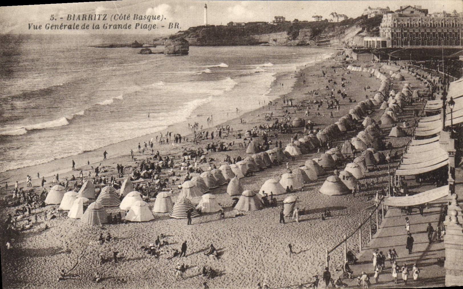 CPA Biarritz Vue Generale de la Grande Plage