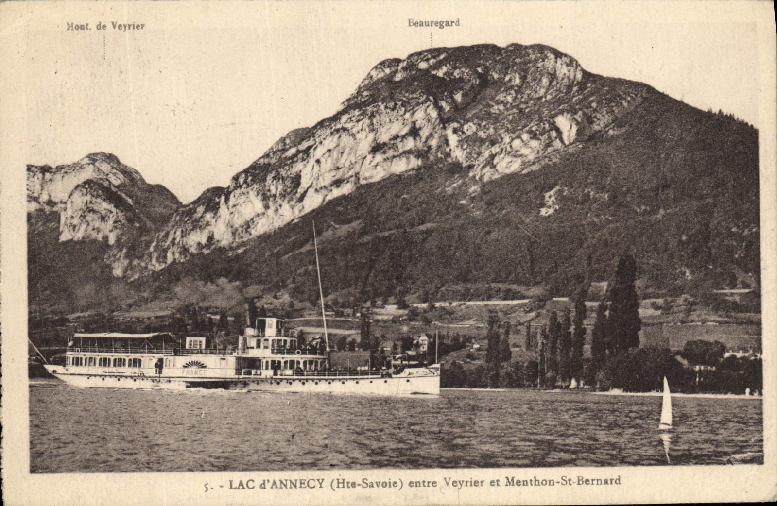 CPA Lac d'Annecy Entre Veyrier et Menthon St Bernard Bateau