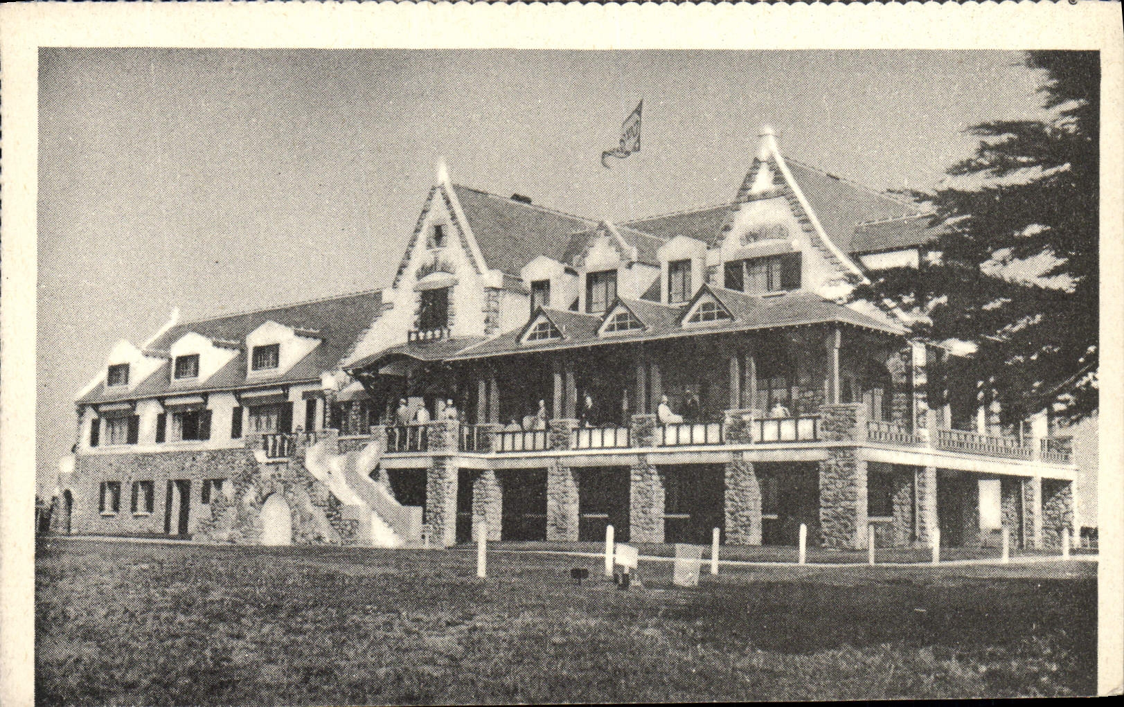 VINTAGE POSTCARD La Baule the Club House di Golf