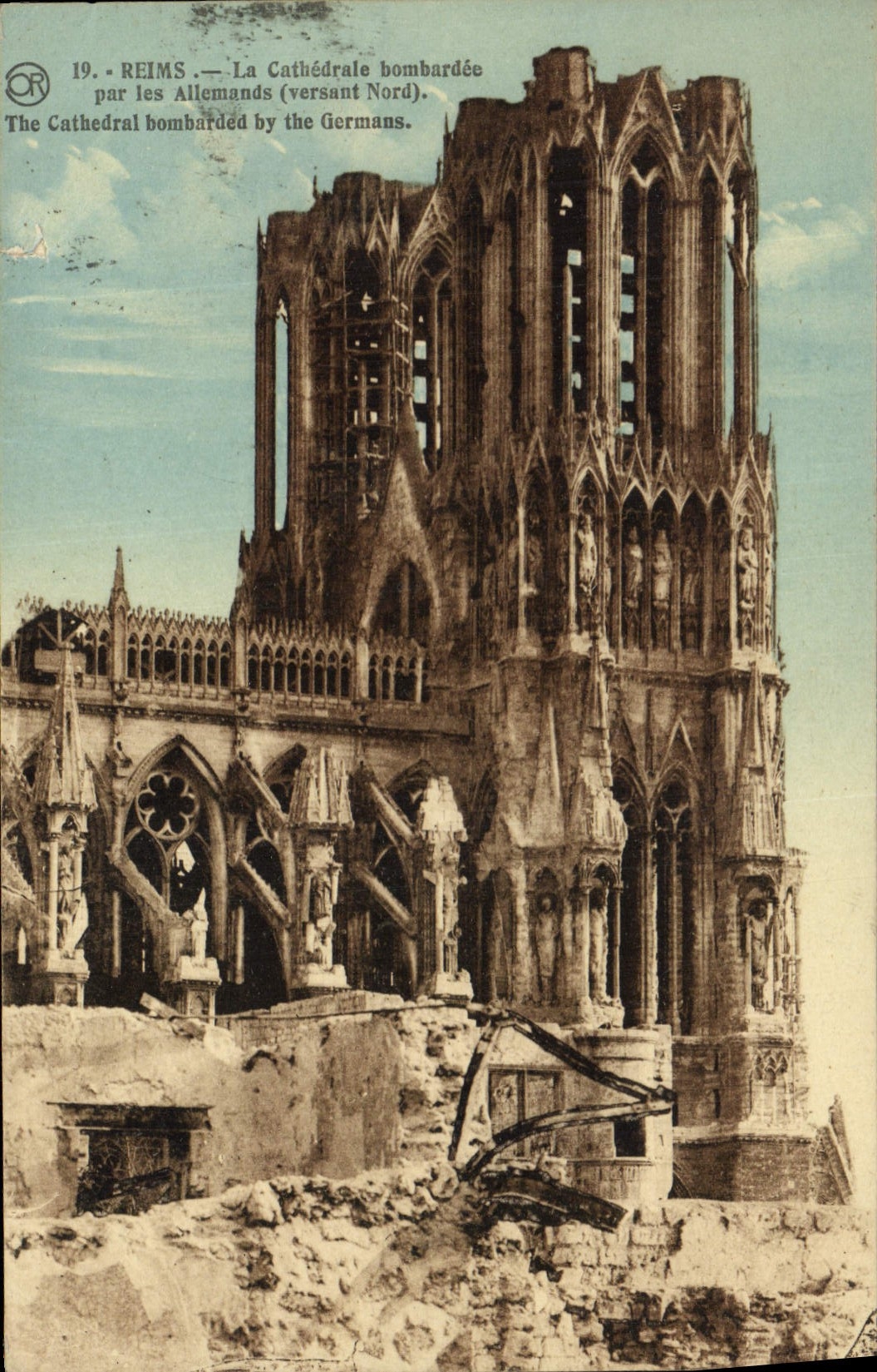 CPA Reims La Cathedrale Bombardee Militaria
