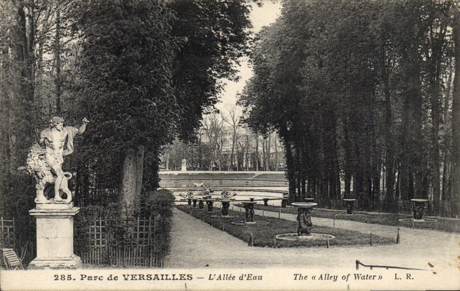 Parque de la POSTAL de la VENDIMIA de Versalles el callejón del agua