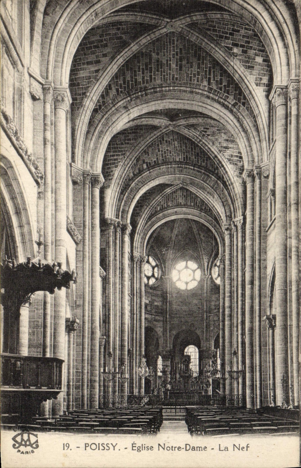 CPA Poissy Eglise Notre Dame La Nef