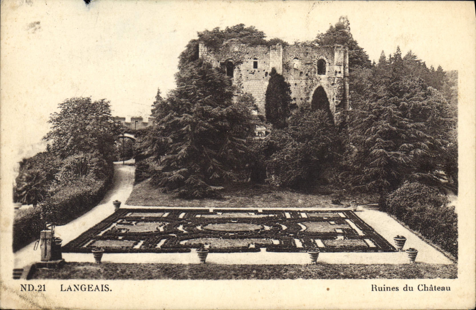 VINTAGE POSTCARD Langeais Ruins of the Castle