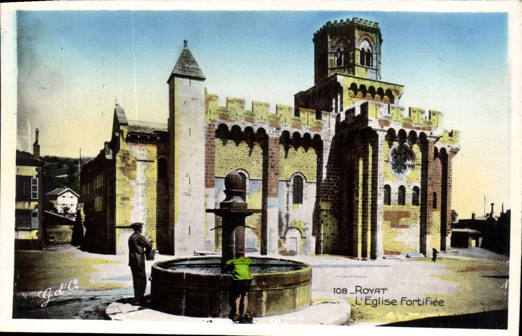 VINTAGE POSTCARD Royat the Fortifiee Church