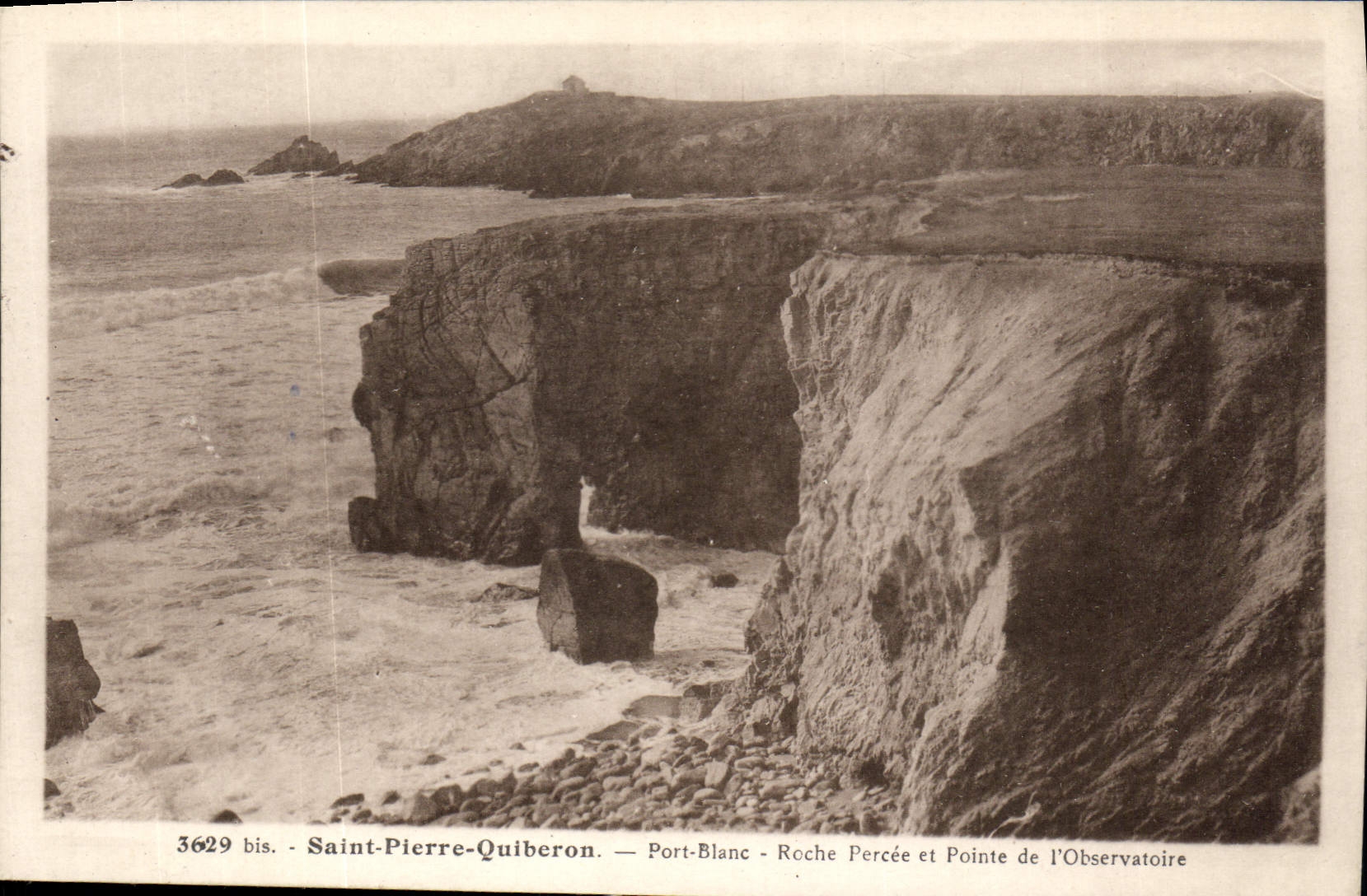 Roca de Quibern del Saint Pierre de la POSTAL de la VENDIMIA y tapa agujereadas puerto blanco de I Observatoire
