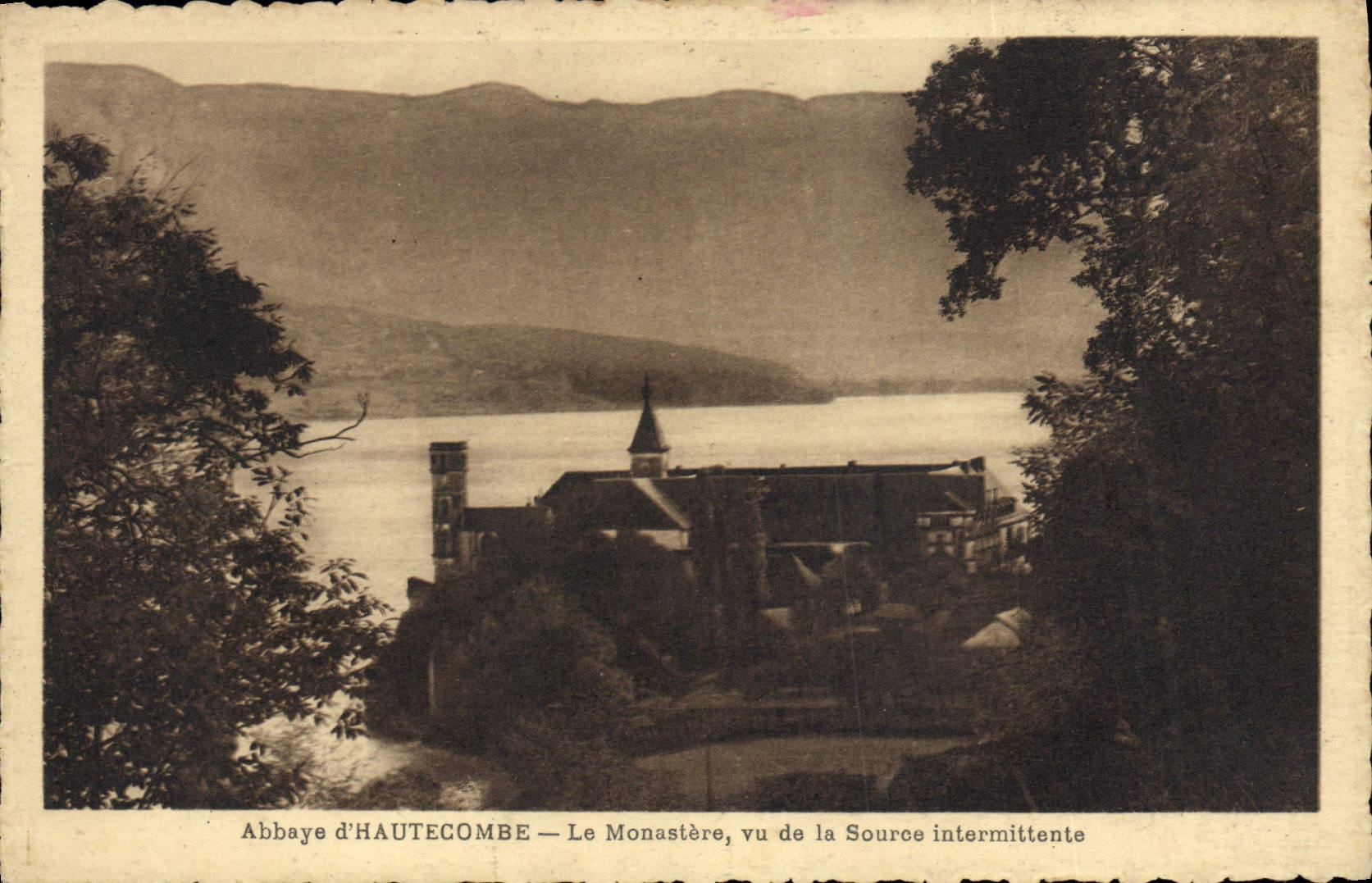 CPA Abbaye D'Hautecombe Le Monastere Vue De La Intermittente