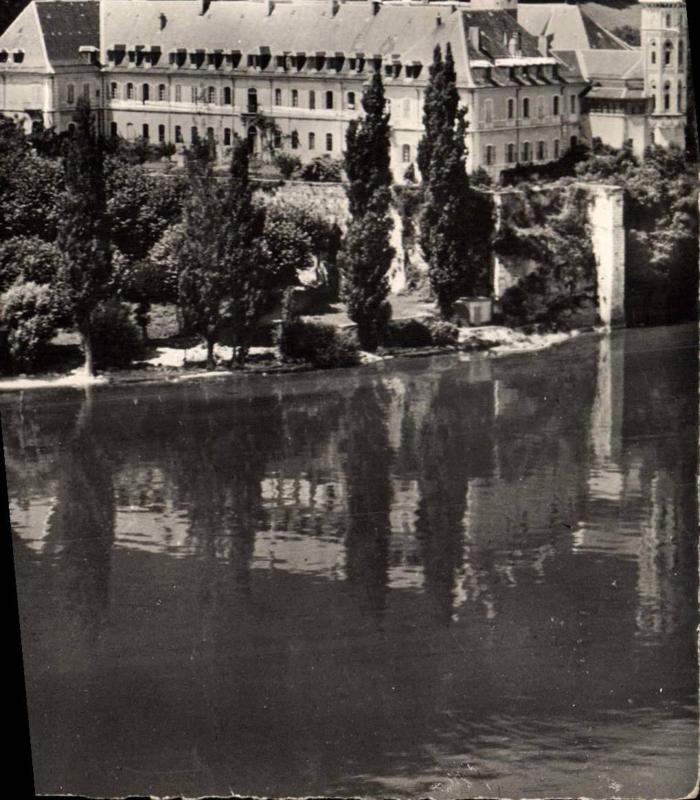 CPM L'Abbaye D'Hautecombe Sur Les Bords Du Lac Du Bourget