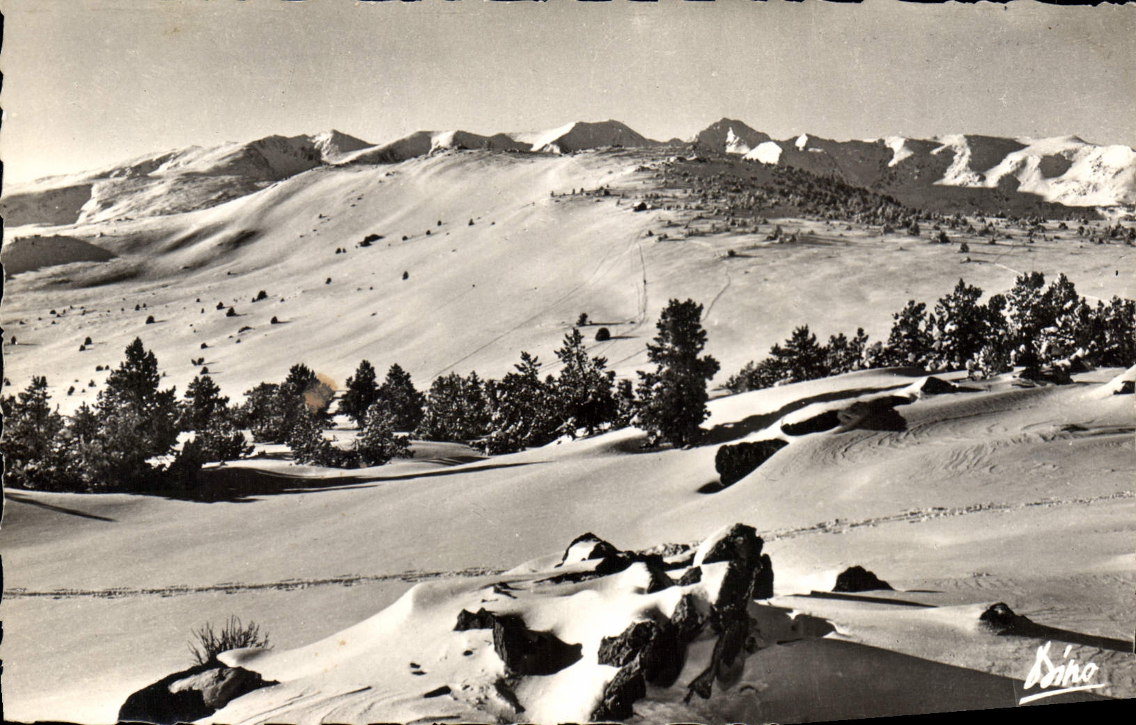 MODERN CARD Make Romeu Neige and Freezes With the Sun the fields of ski of the calm one