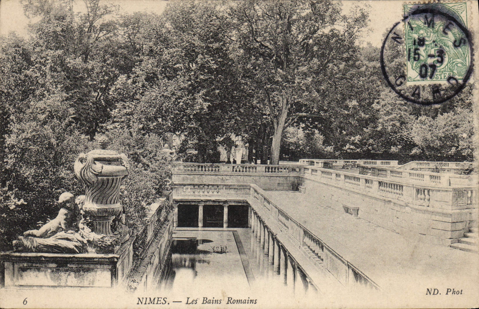 VINTAGE POSTCARD Nimes Les Bains Roman