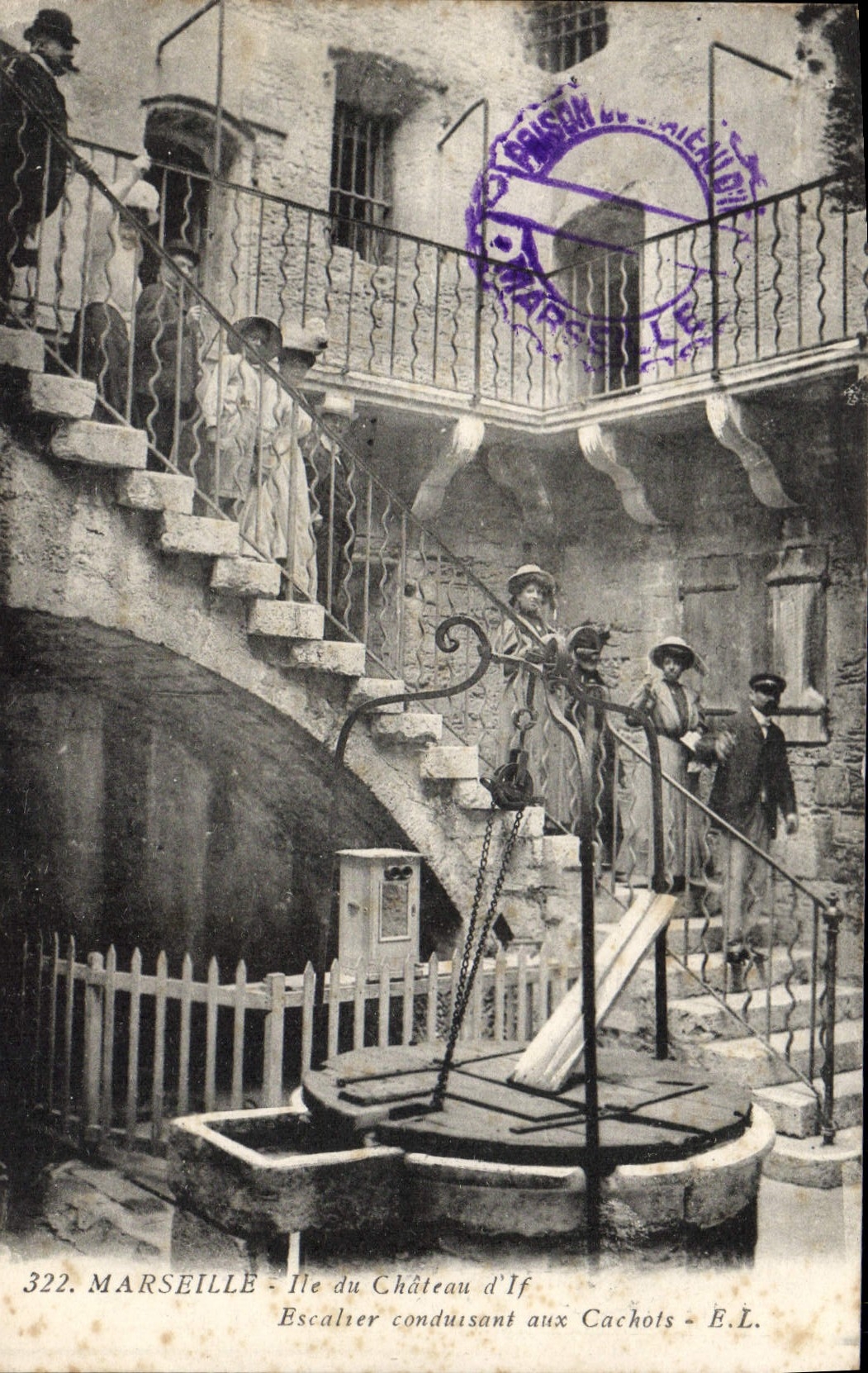 CPA Marseille Ile Du Chateau d'If Escalier conduisant aux cachots