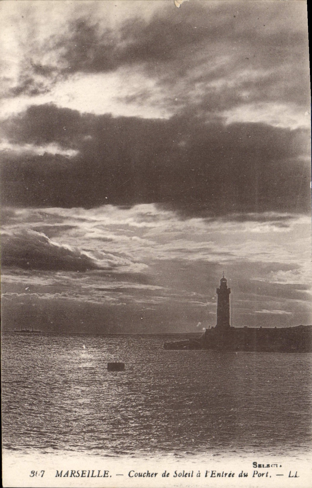 CPA Marseille Coucher De Solesl A I'Entree Du Port Phare