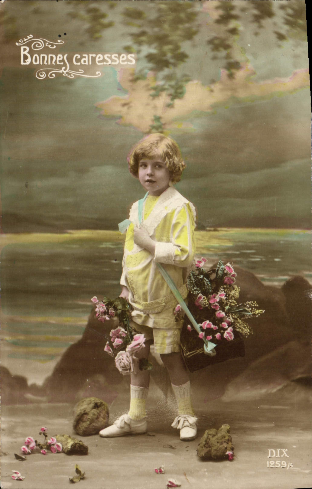 CPA Fantaisie Enfant Bonnes Caresses