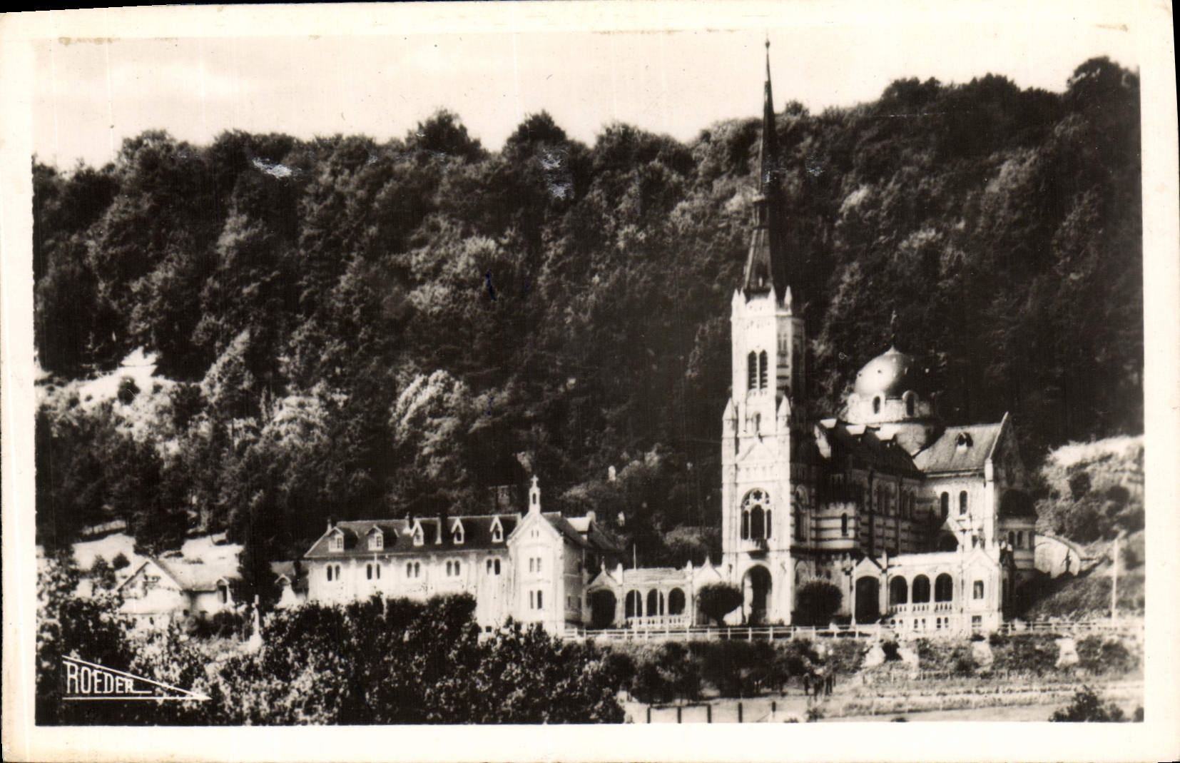CPM Basilique De Domremy