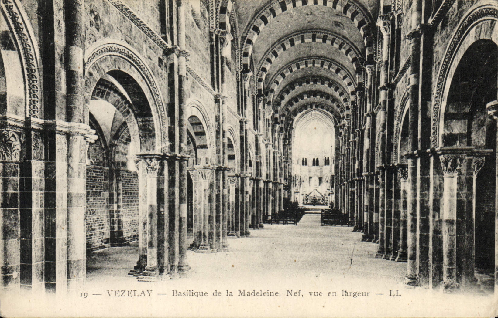 VINTAGE POSTCARD Vezelay Basilica Of the Madeleine Nave seen in width
