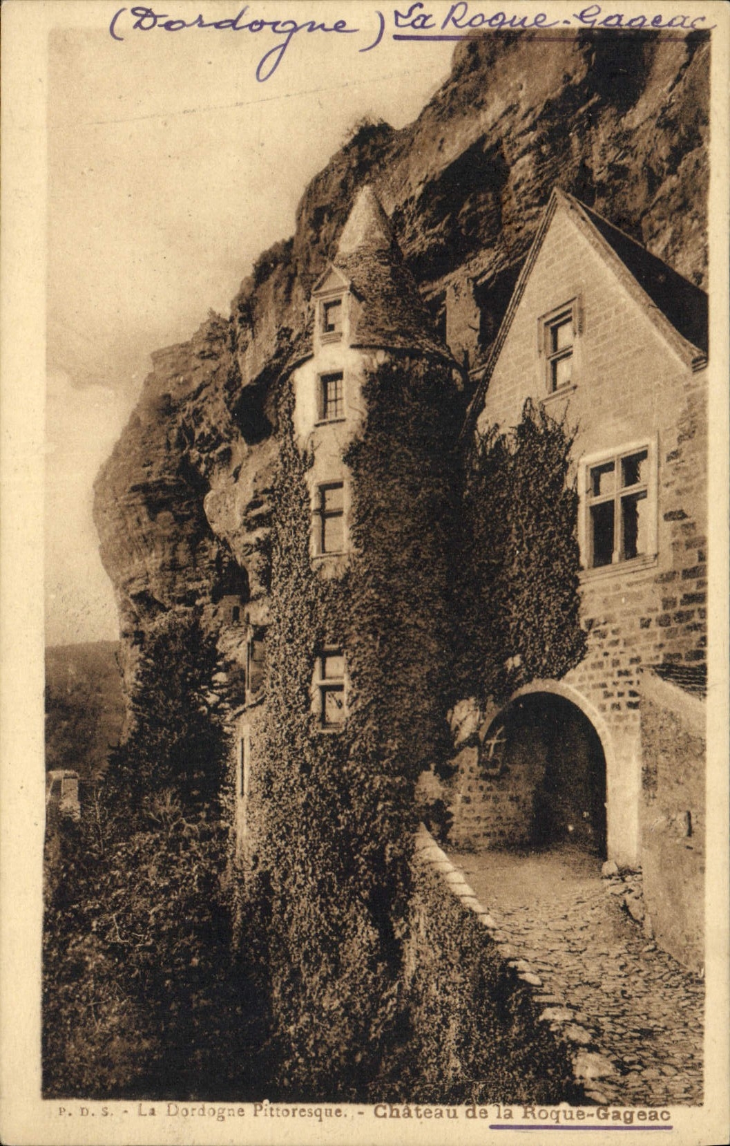 CPA La Dordogne Pittoresque Chateau De La Roque Gageac