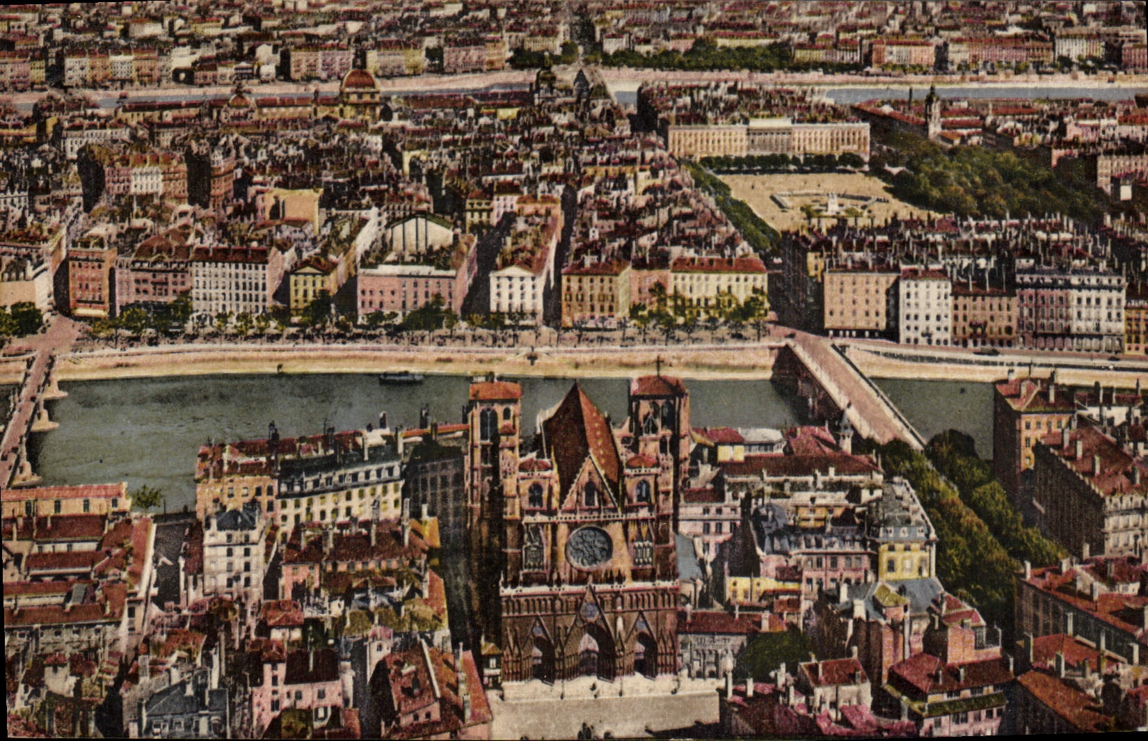 VINTAGE POSTCARD Lyon Vye General On Bellecour