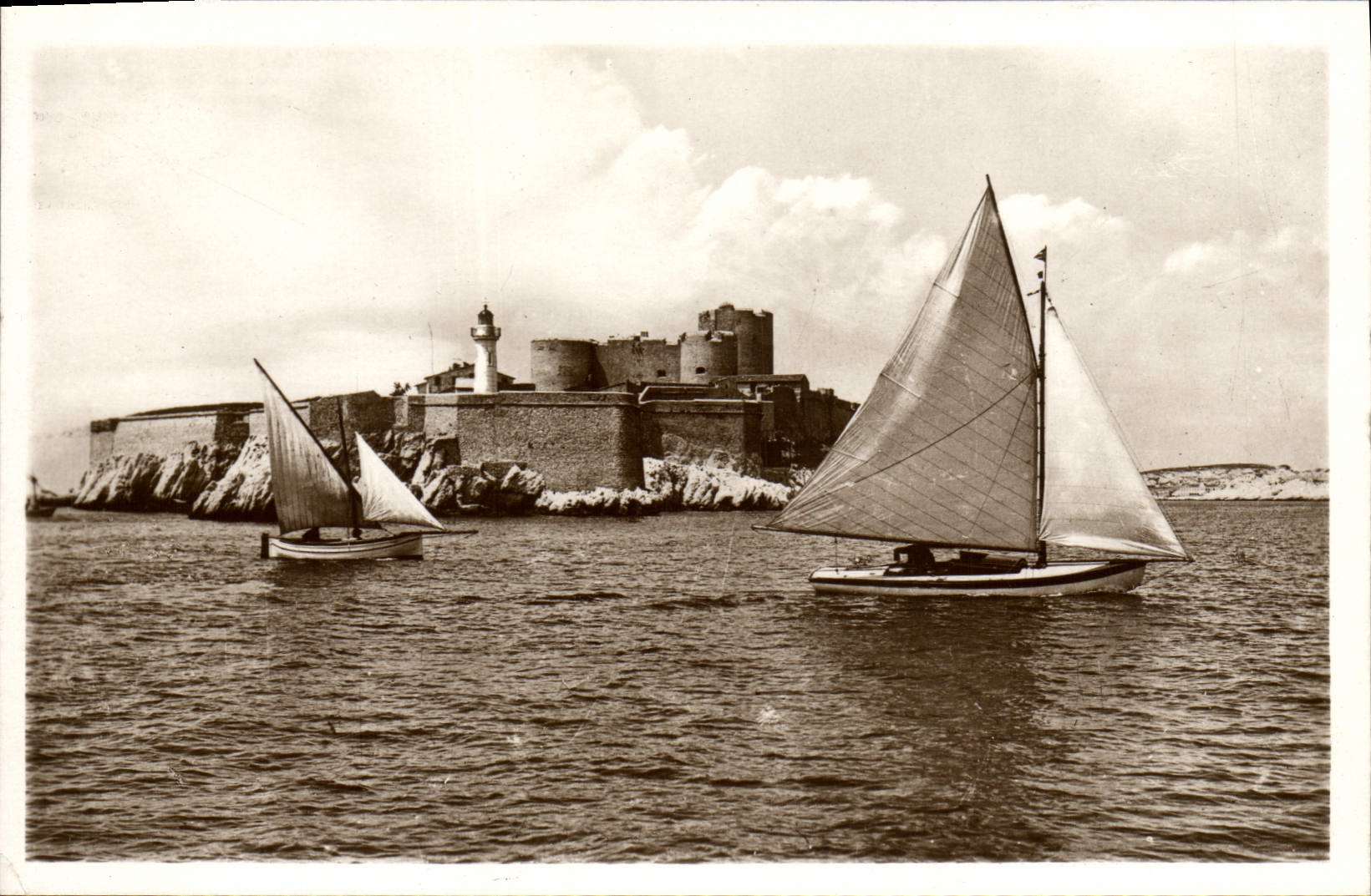 CPA Marseille Le Chateau D'if Bateau