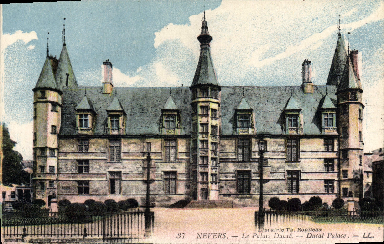 POSTAL Nevers de la VENDIMIA el paladar ducal