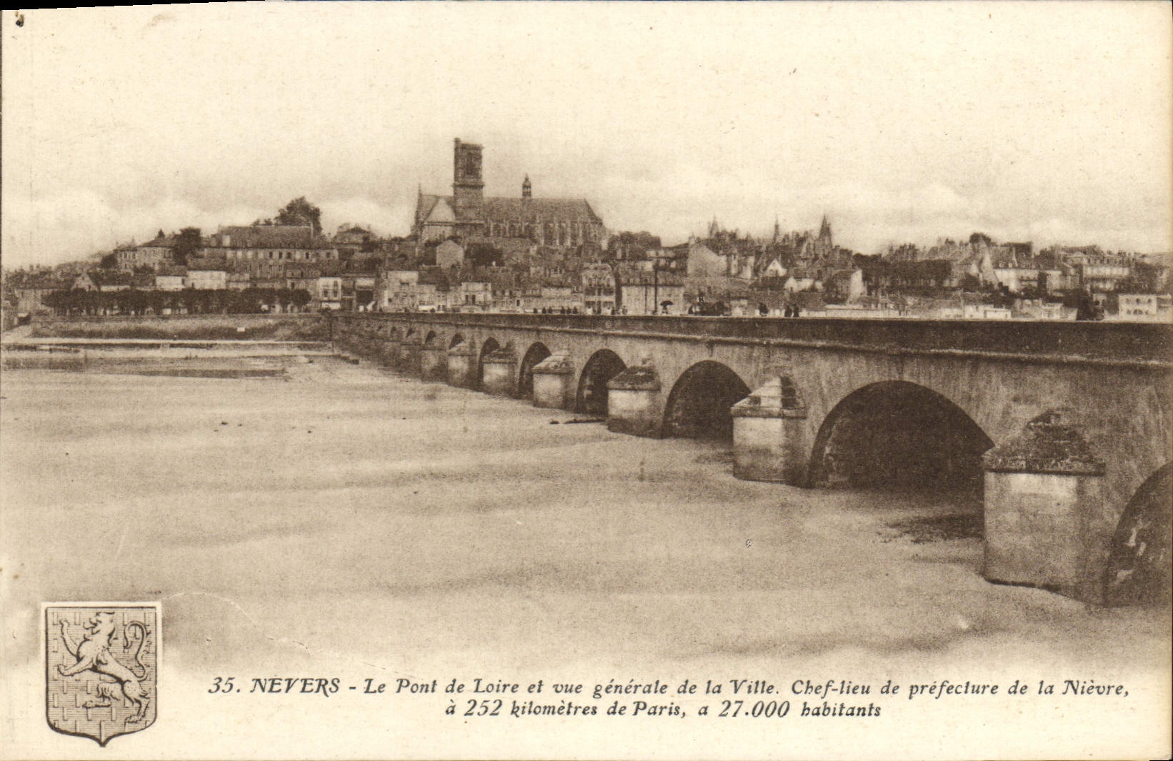 POSTAL Nevers de la VENDIMIA el puente del Loire y de la vista de la ciudad