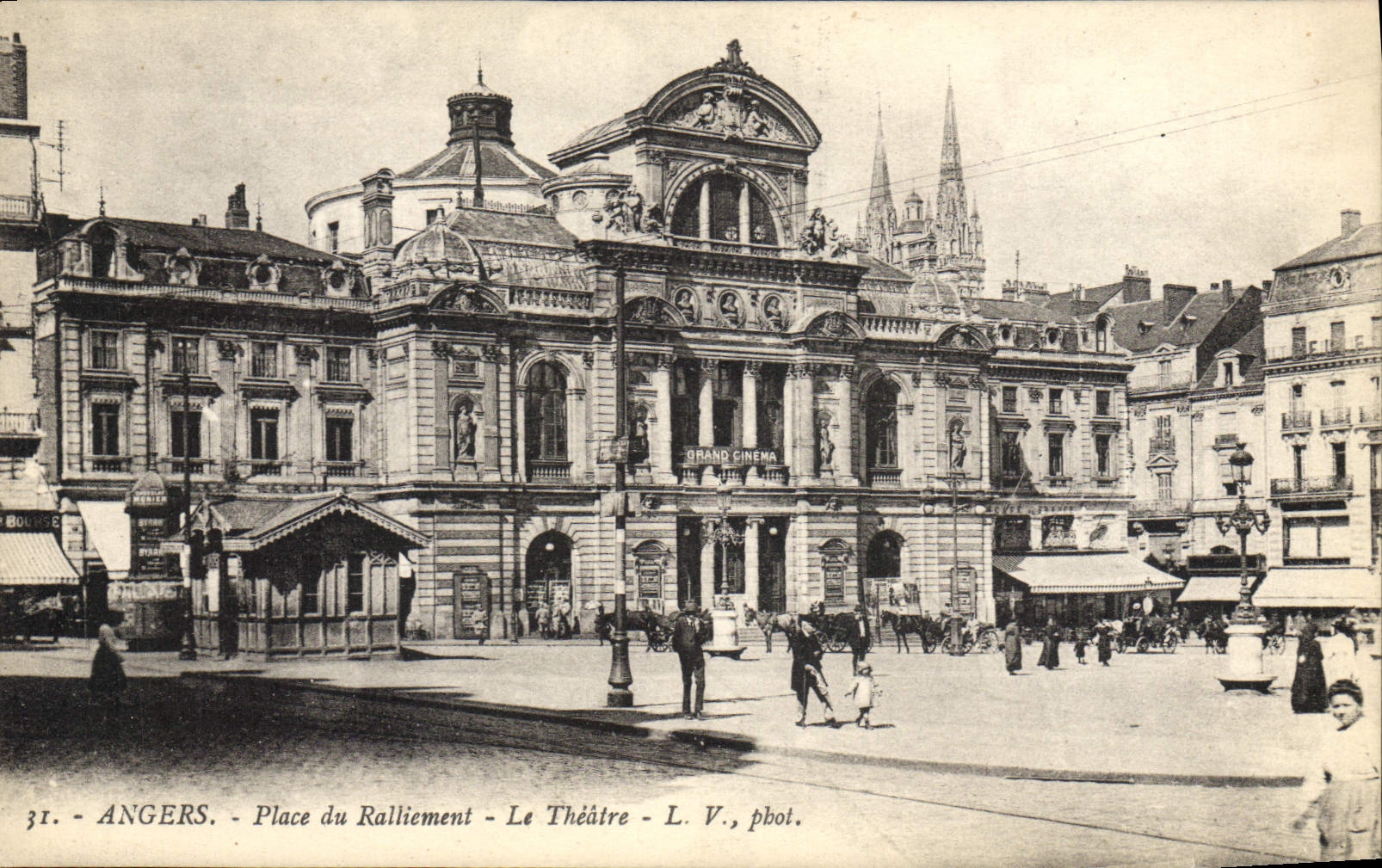 CPA Angers Place Du Ralliement Le Theatre