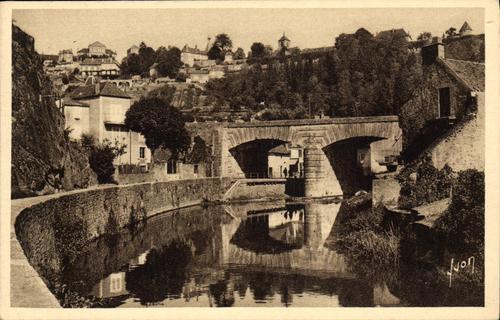 CPA Avallon Cousin Le Pont