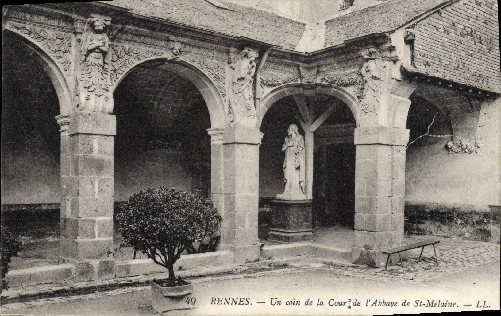 POSTAL Rennes de la VENDIMIA una esquina de la corte De I' Abbaye de St Melaine