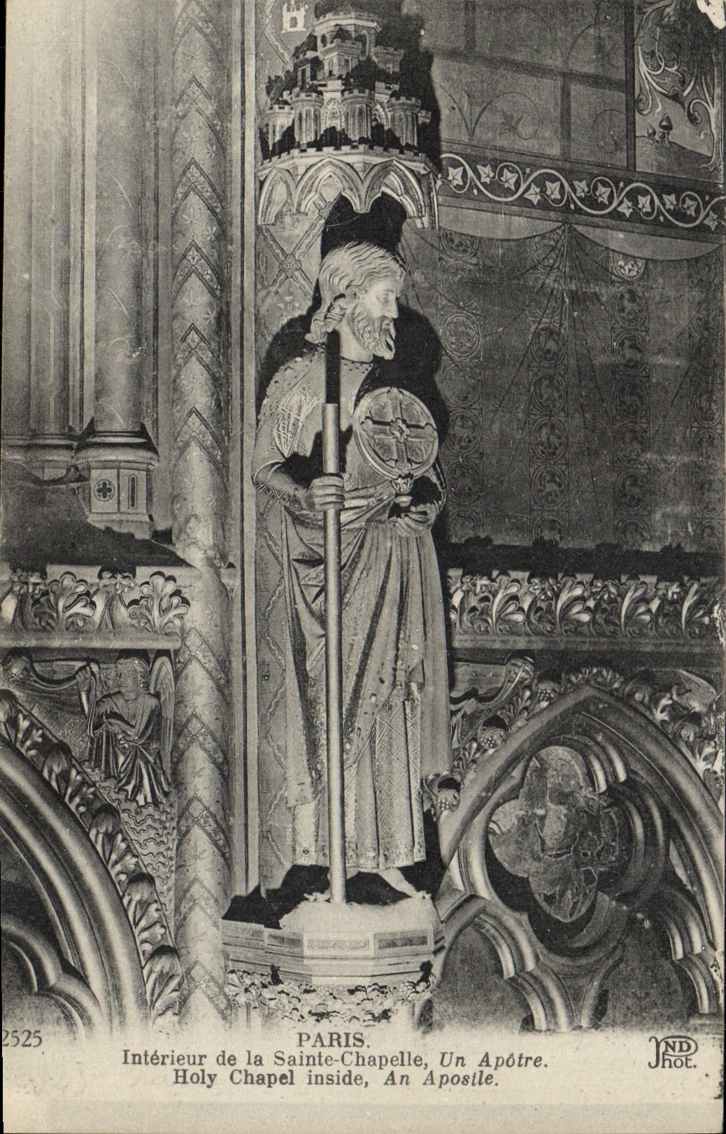 CPA Paris Interieur De La Sainte Chapelle Un Apotre 