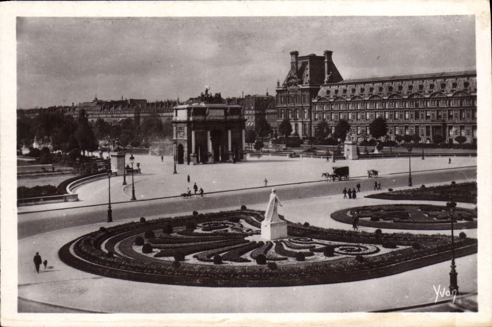 CPA Paris Place Du Carrousel 