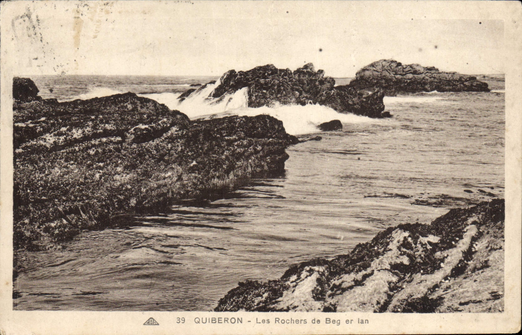 VINTAGE POSTCARD Quiberon the Rocks De Beg er Lan
