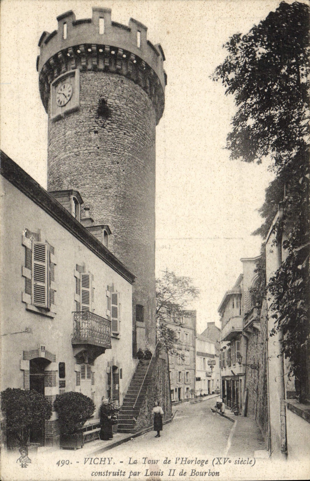 VINTAGE POSTCARD Vichy the Tower De I' Horloge