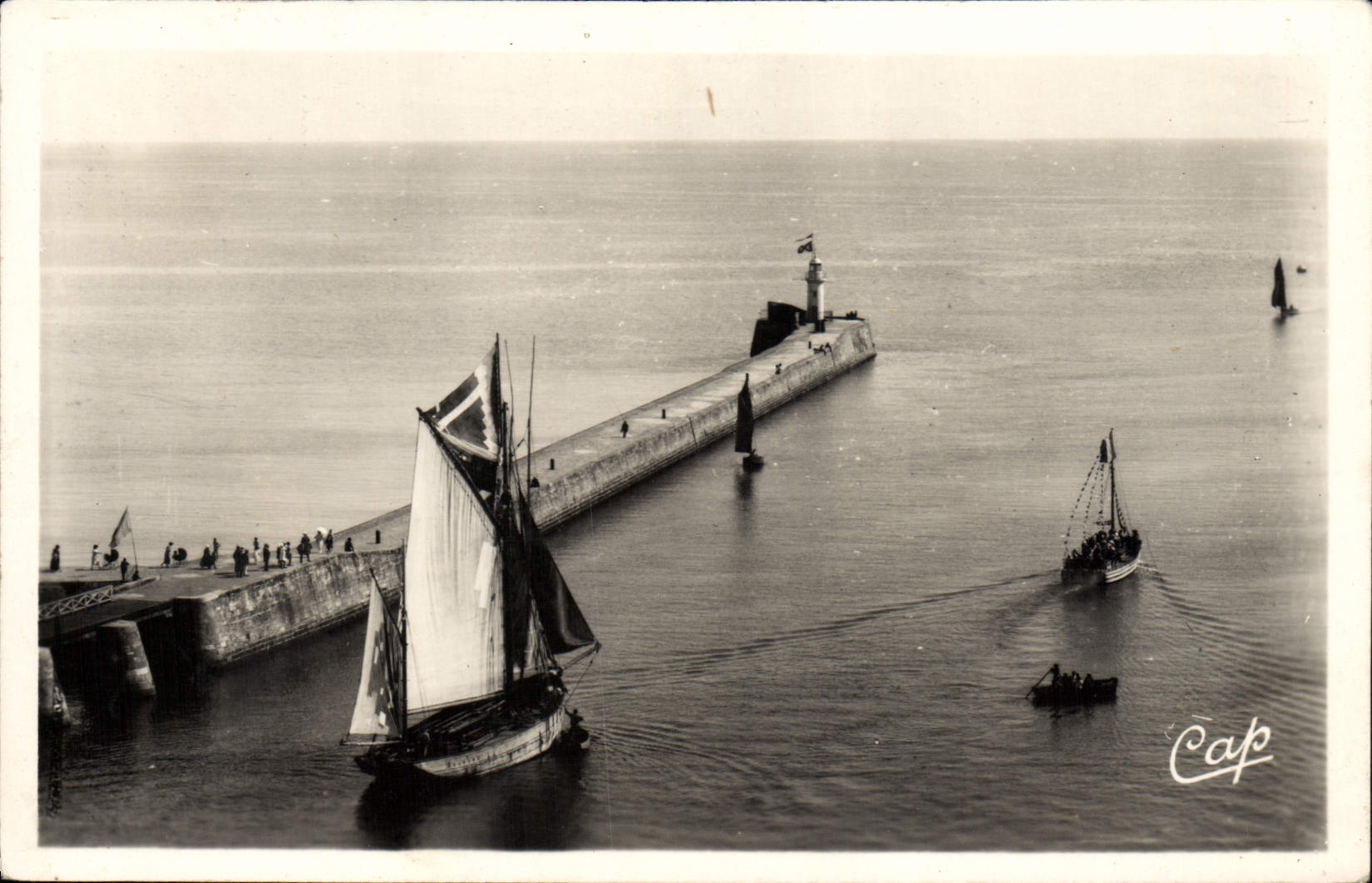 POSTAL MODERNA Sables d'Olonne los barcos del embarcadero