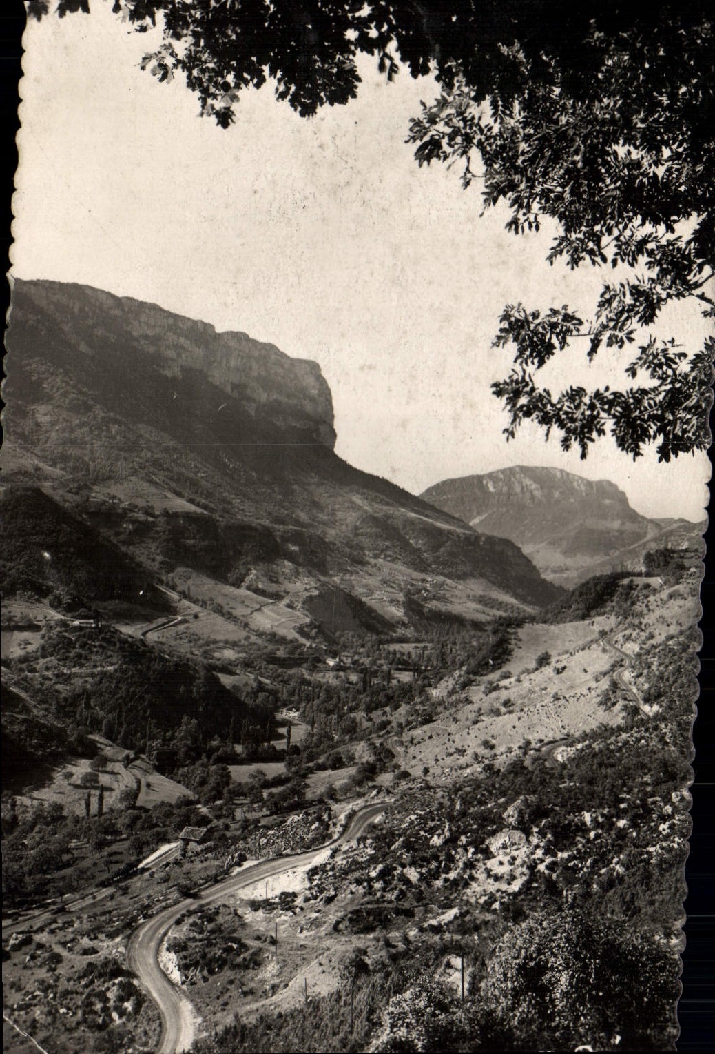 CPM Les Belles Alpes Francaises Le Vercors Route Des Grands Goulets Gorges de la Vernaison