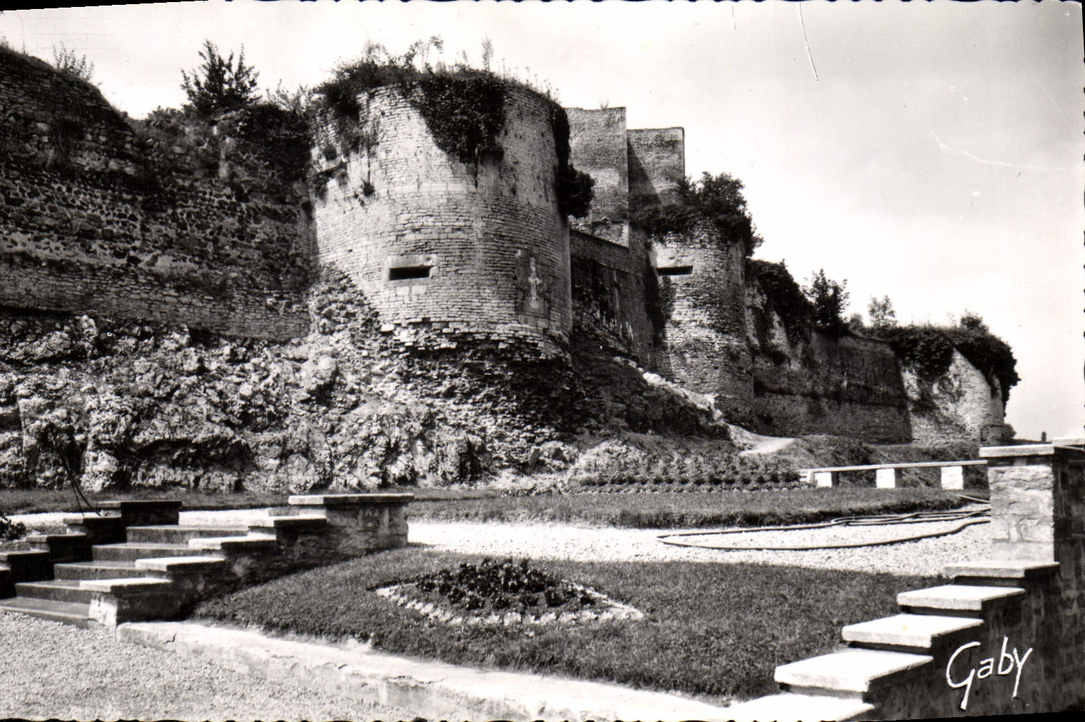 CPM Falaise Remparts Du Chateau Guillaume le Conquerant