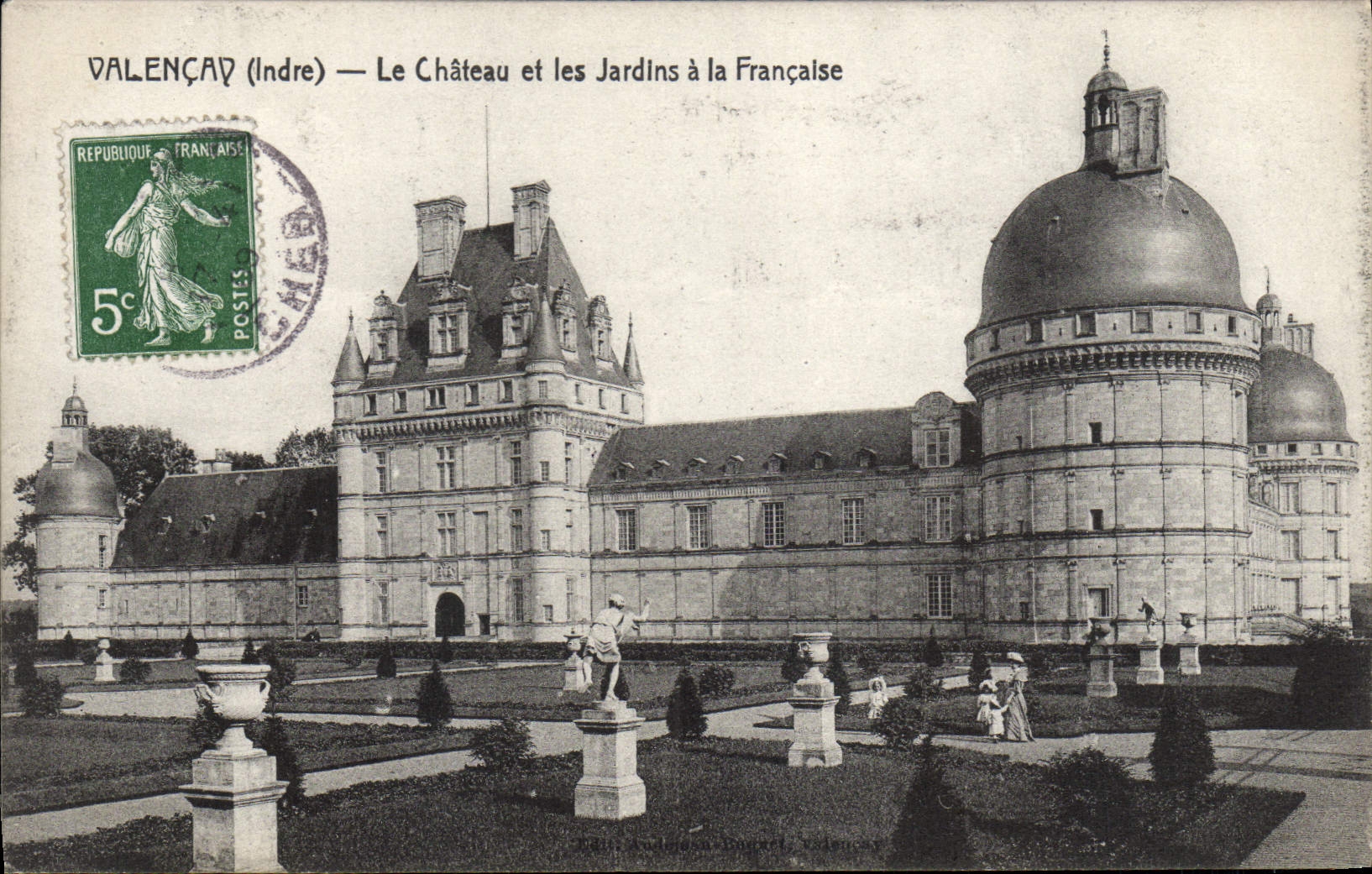 CPA Valencay Le Chateau Et Les Jardins A La Francaise