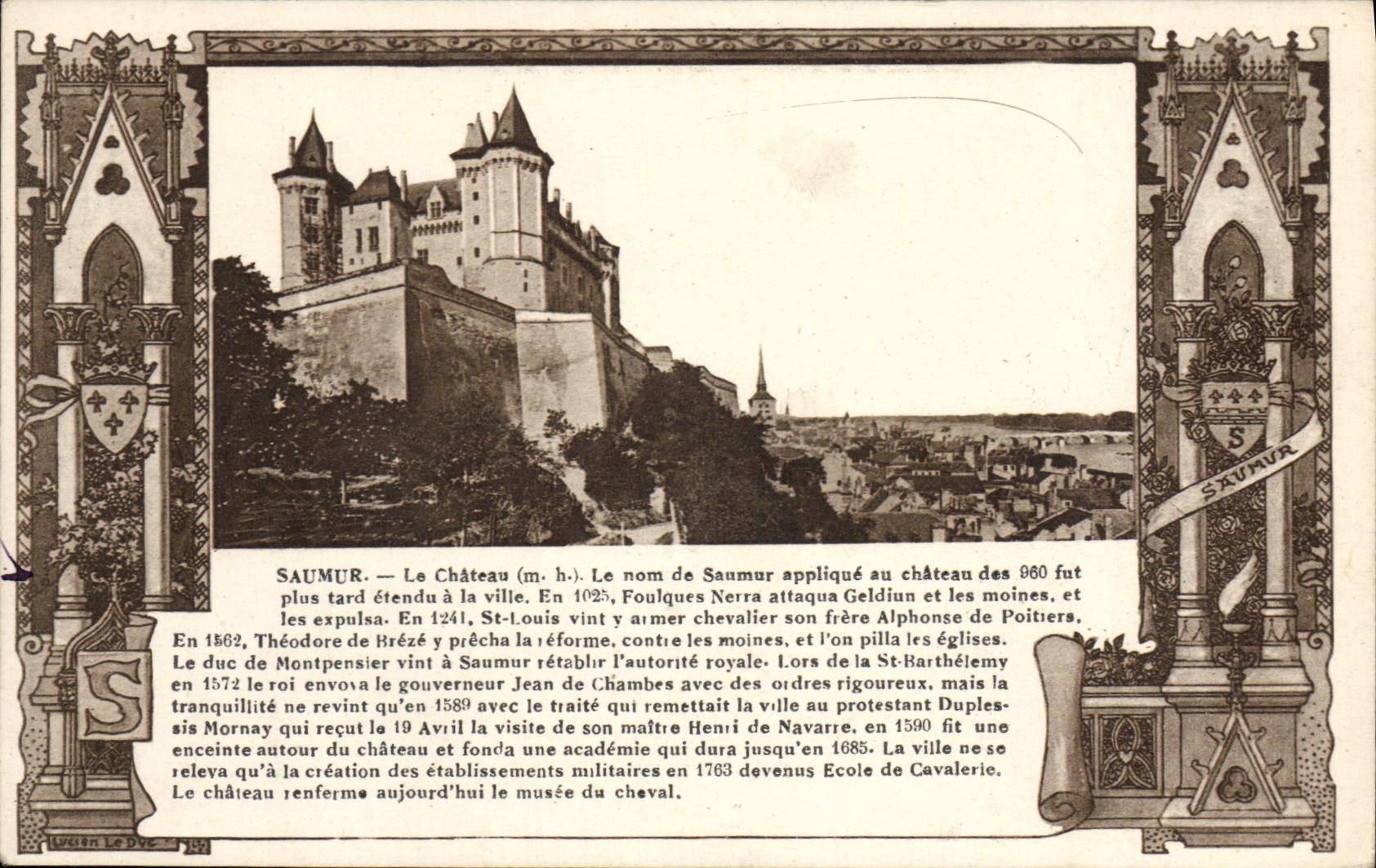 VINTAGE POSTCARD Saumur the Castle