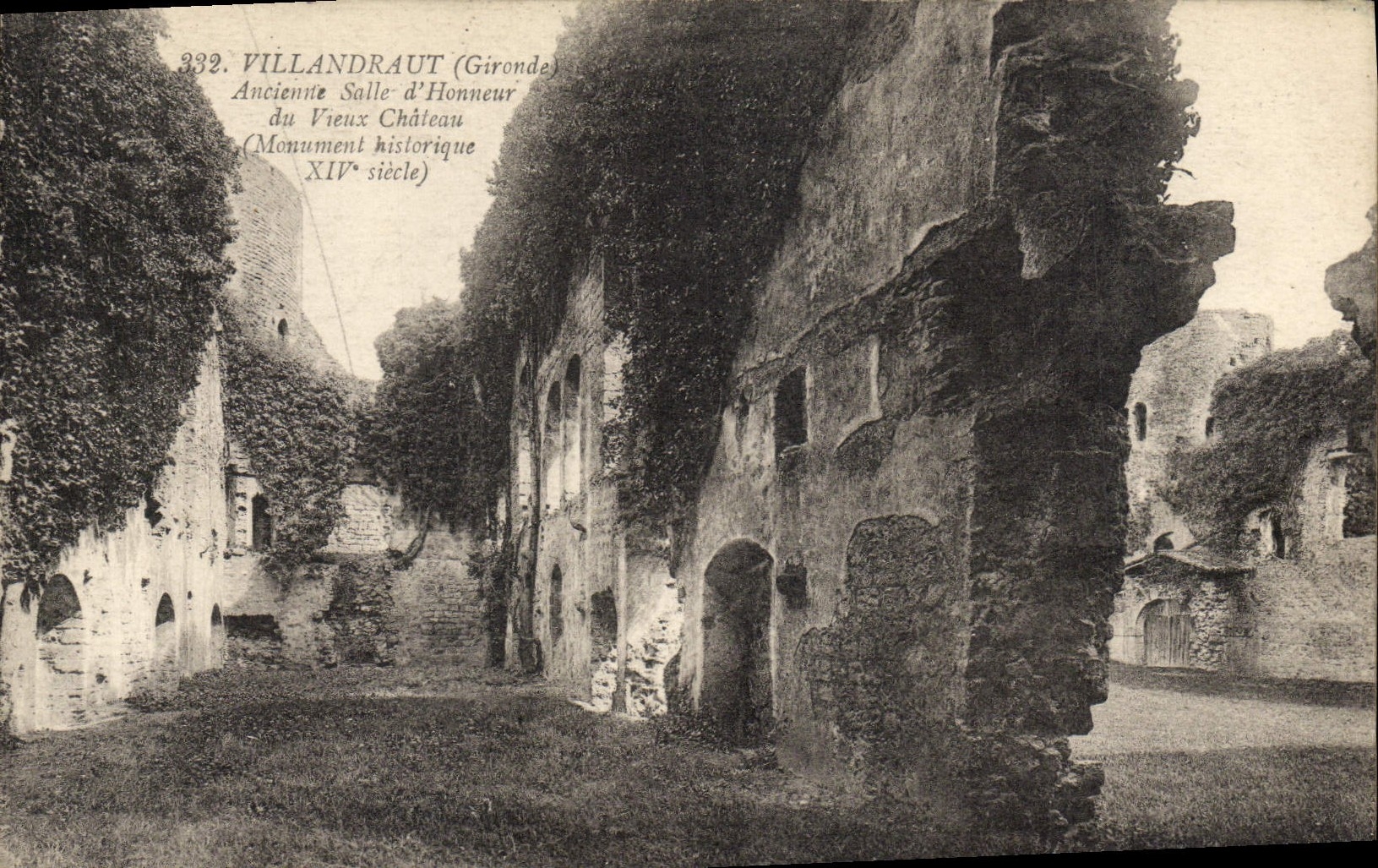 VINTAGE POSTCARD Villandraut Old Room Of Honor of the old castle