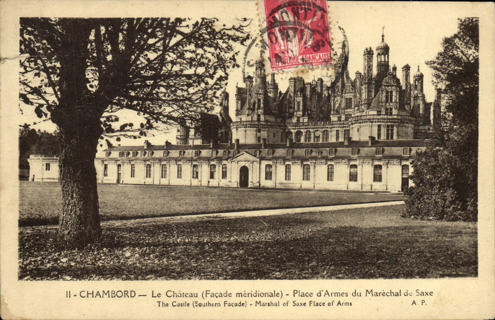 VINTAGE POSTCARD Chambord the Castle Places Of Weapons Of the Marshal Of Saxony