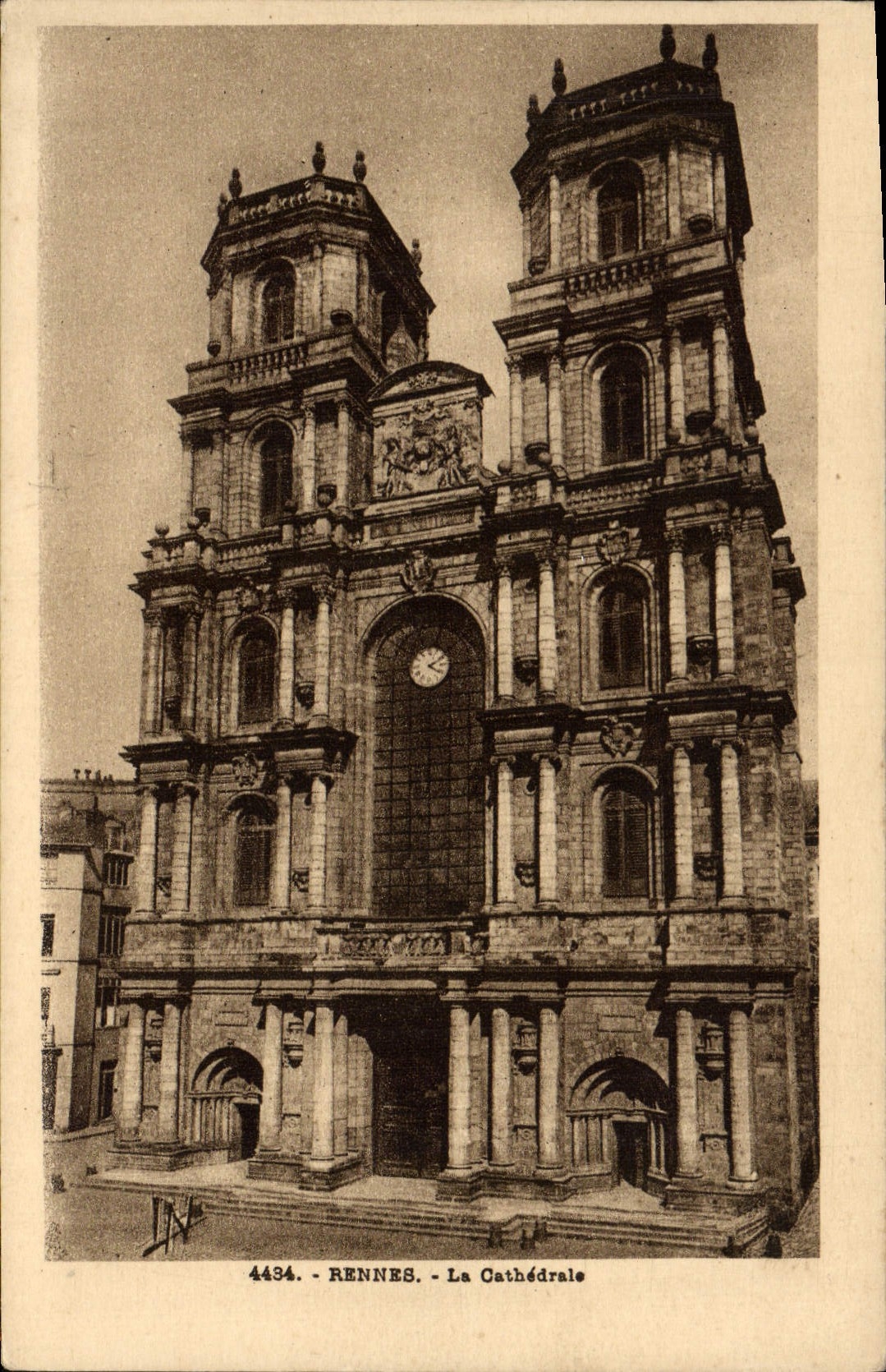 VINTAGE POSTCARD Rennes the Cathedral