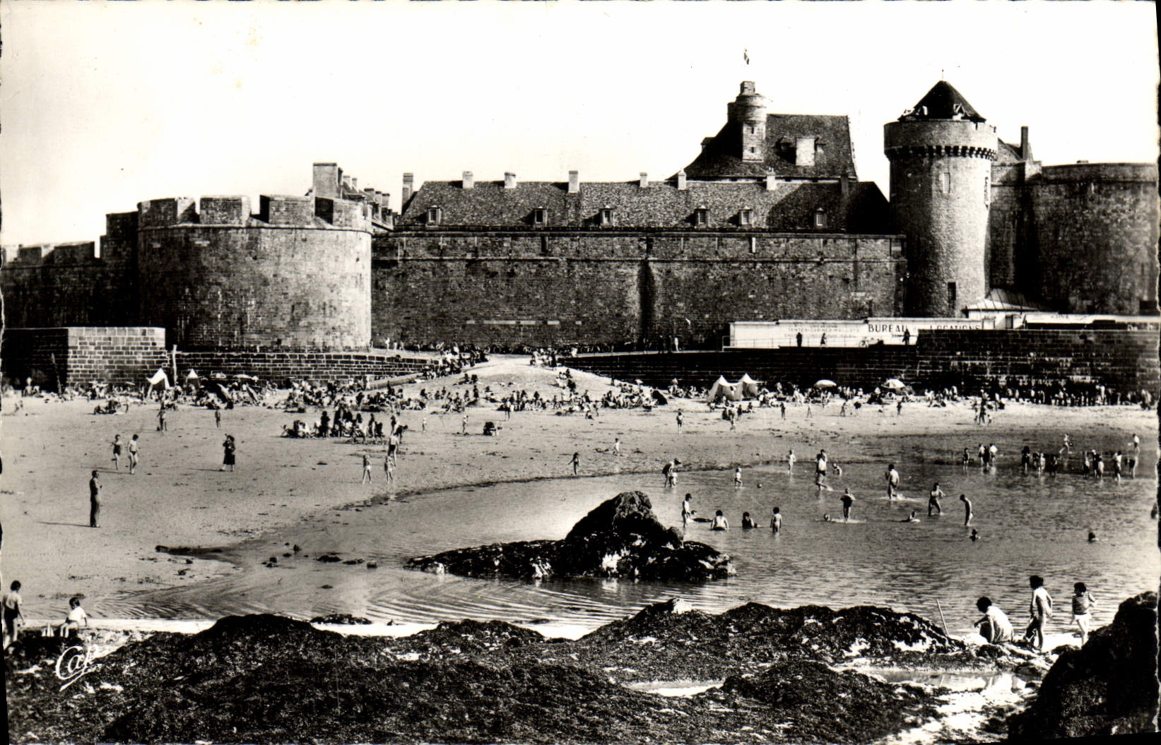 CPM Saint Malo Cite corsaire La plage de l'eventail