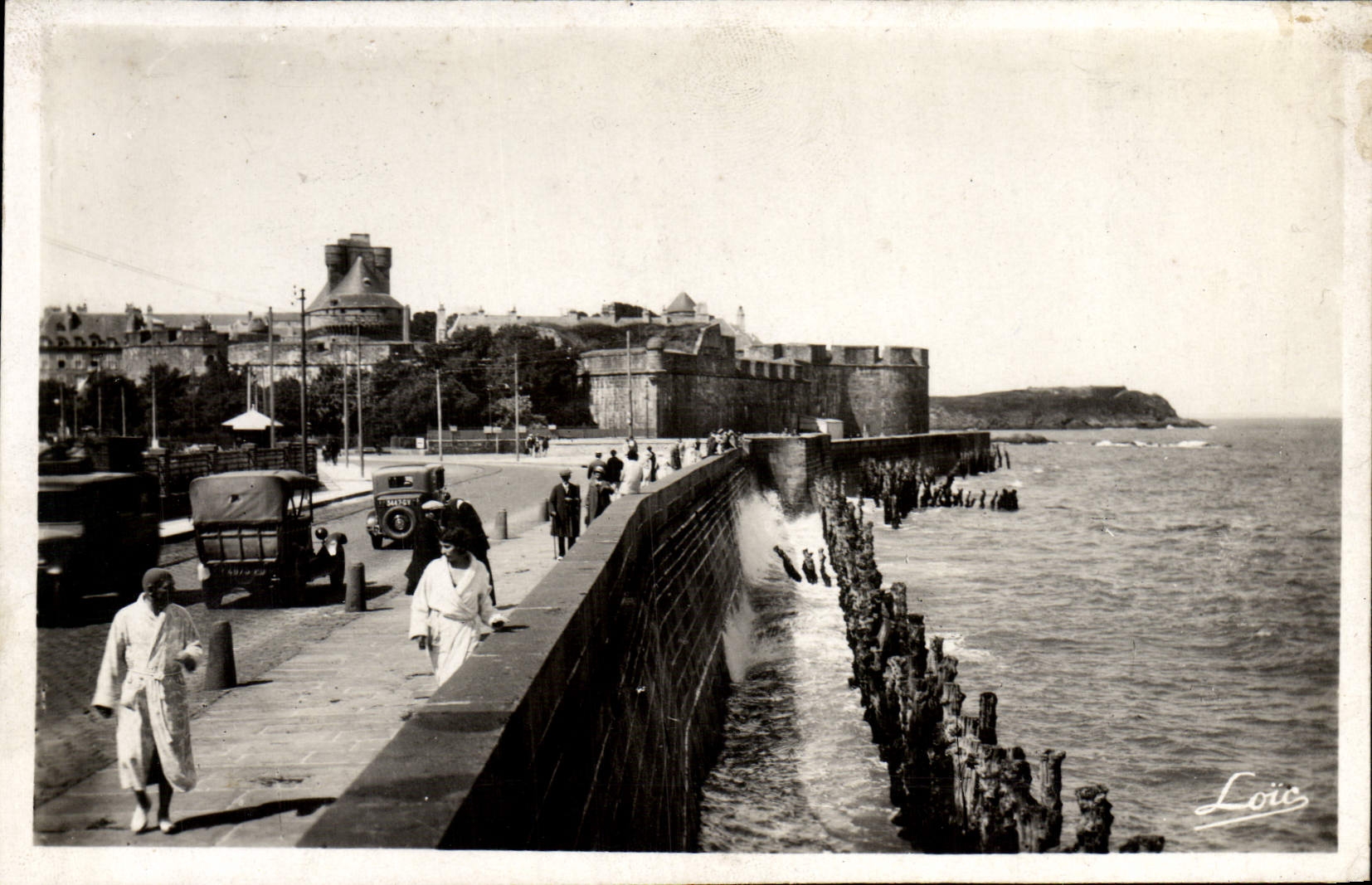 CPM Saint Malo Le Chateau et l'entree de la cite des corsaires du Sillon